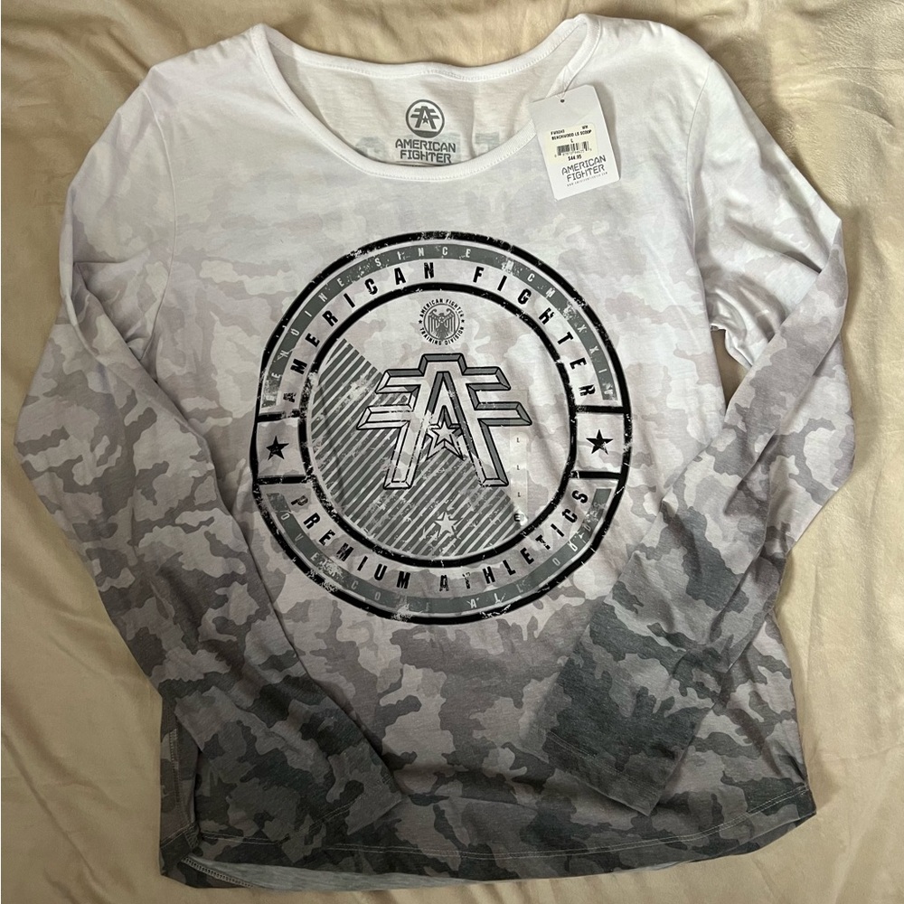 NWT Women's American Fighter Graphic Long Sleeve Tee